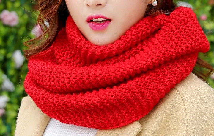 Amie | Women's Warm Infinity Winter Scarf  - Color:Light Red